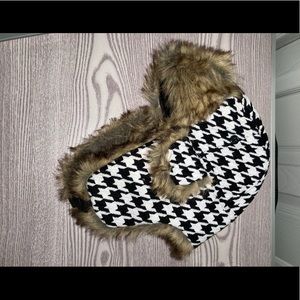 Women or men’s Houndstooth Trapper hat